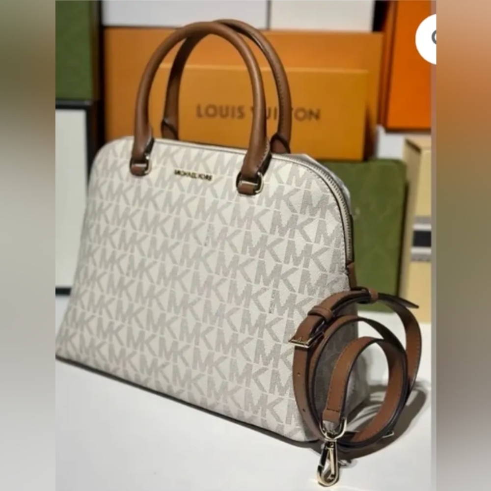 New Michael Kors "Cindy" Dome Satchel -NWT